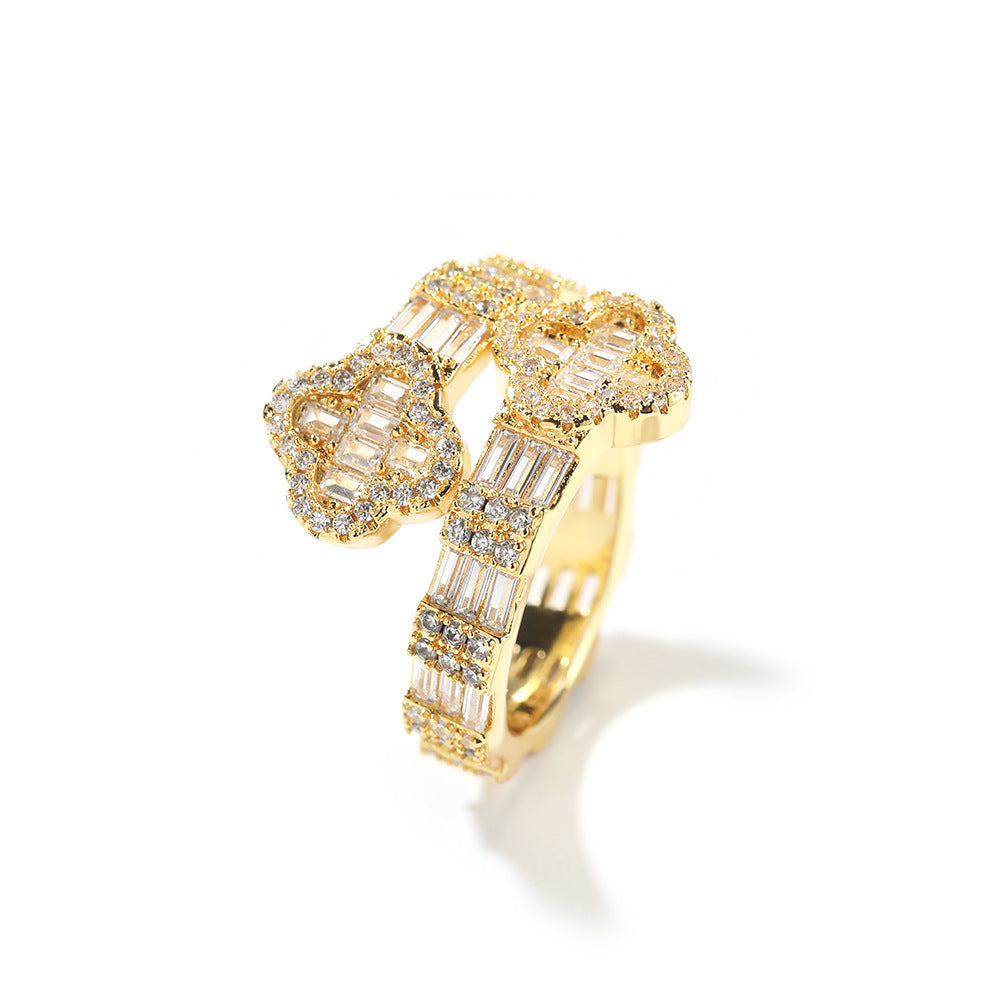 BAGUETTE CLOVER RING